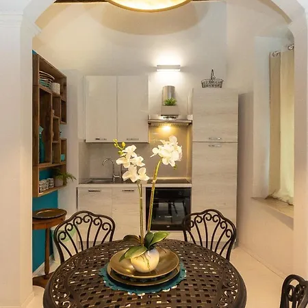 Giulia Apartment-rental In Apartment *